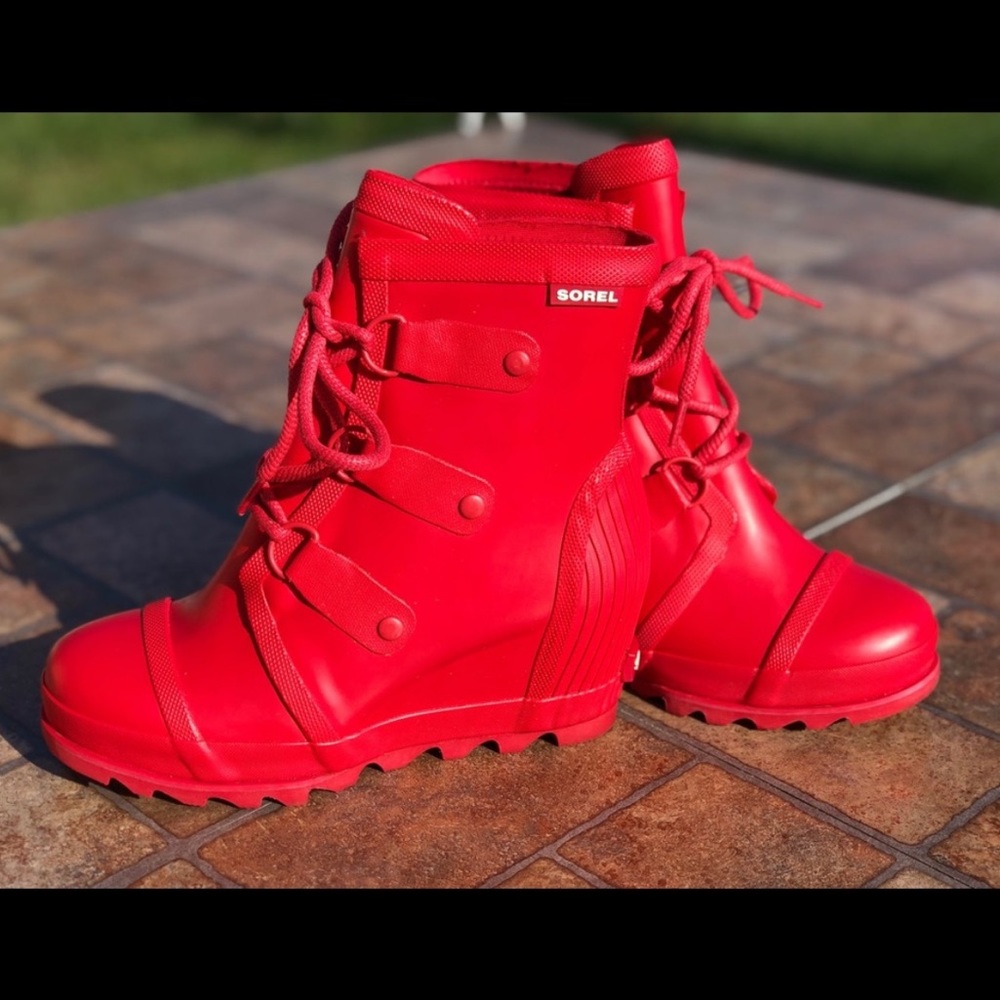 🚫SOLD🚫 Sorel Rain Wedge Boots Red Size 8
